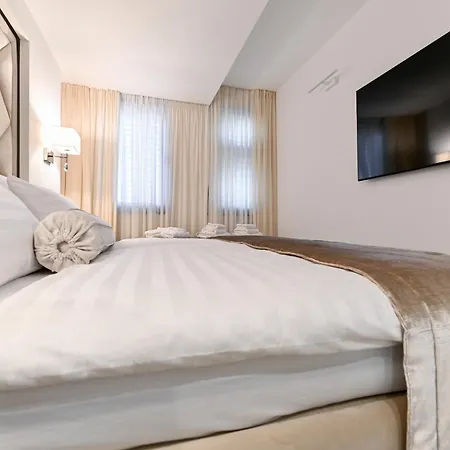 Skypool San Cassiano * Sukošan