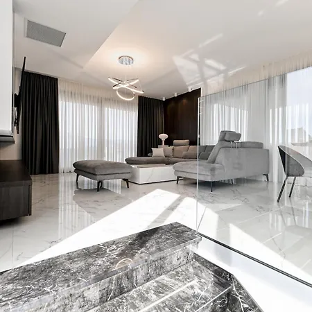 Skypool San Cassiano * Sukošan