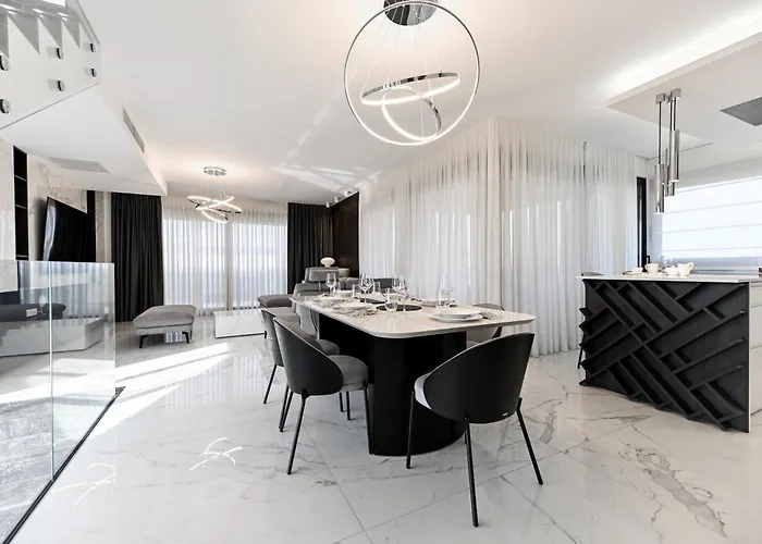 Skypool San Cassiano 빌라 Sukošan